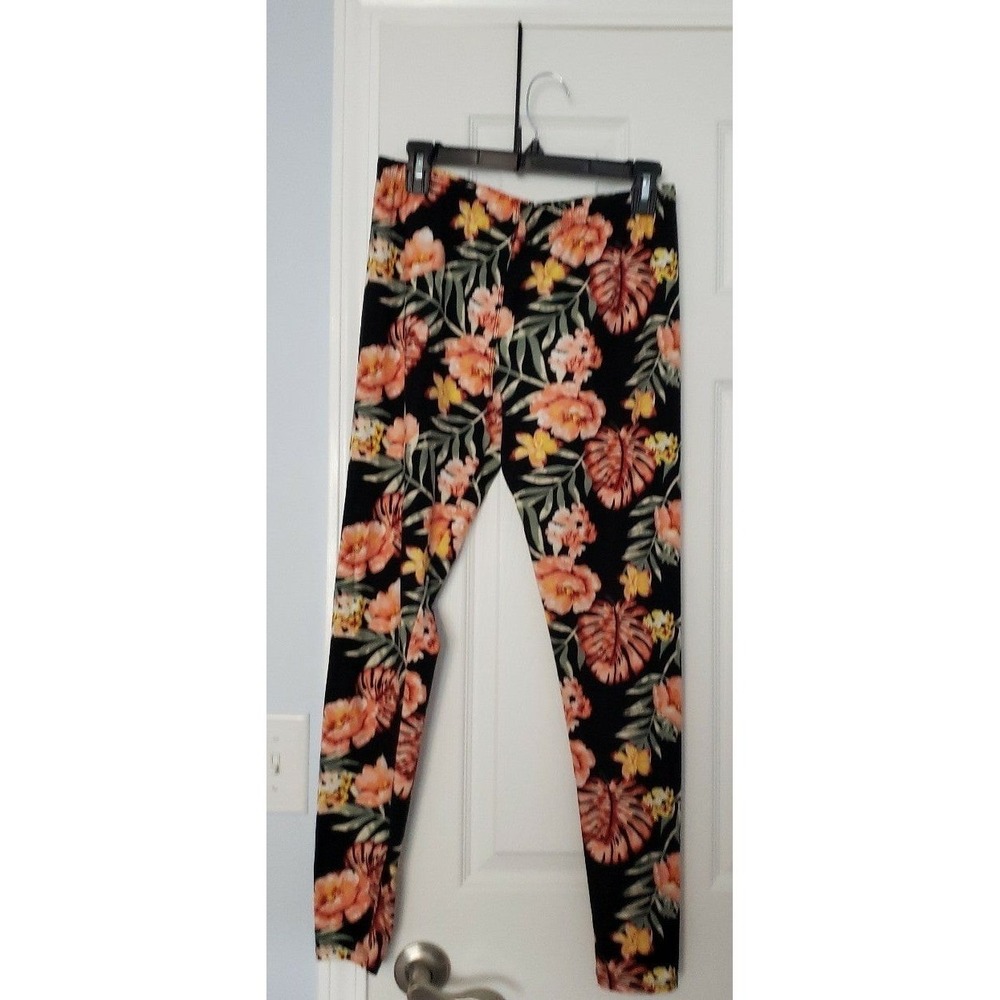 Lildy. Womans Leggings Size L - XXL